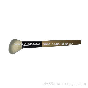 Makeup blush brush, made of original bamboo handle with aluminum ferrule and tricolor synthetic hair